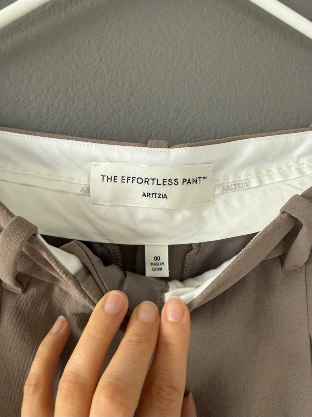 ARITZIA EFFORTLESS PANT - Picture 4 of 6
